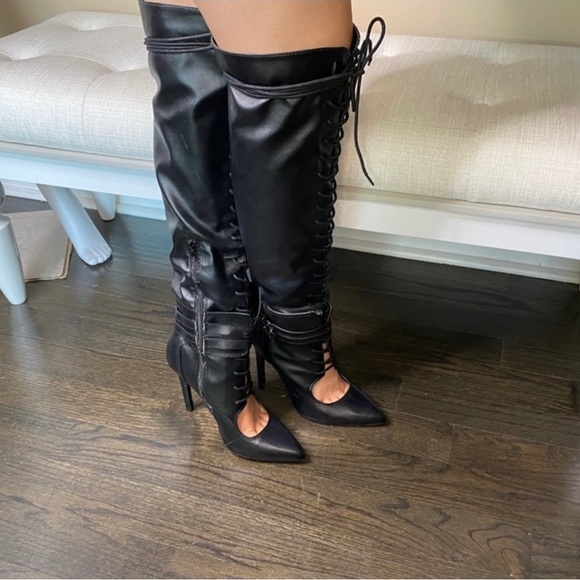 Black Cut out Pump Boot - Picture 6 of 10